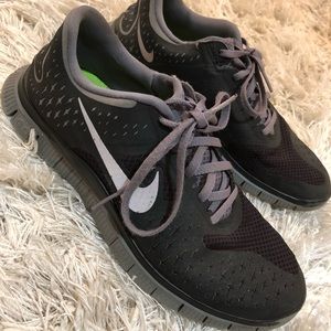 Gently worn Nike Free Run 4.0. Size 9.5 women’s.
